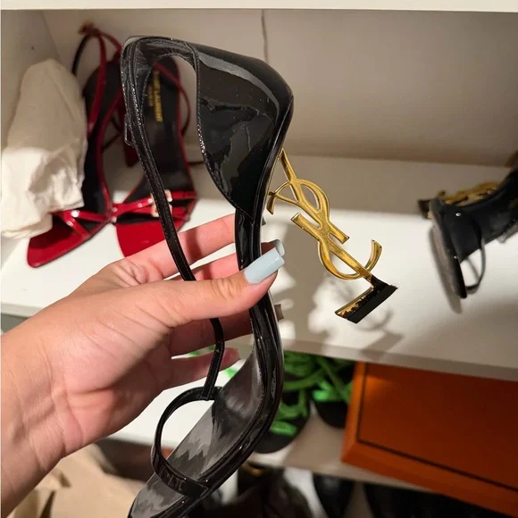 Saint Laurent Glossy Black Heels - Picture 4 of 5